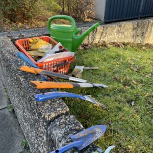 Alle Gartengeräte sind bereit